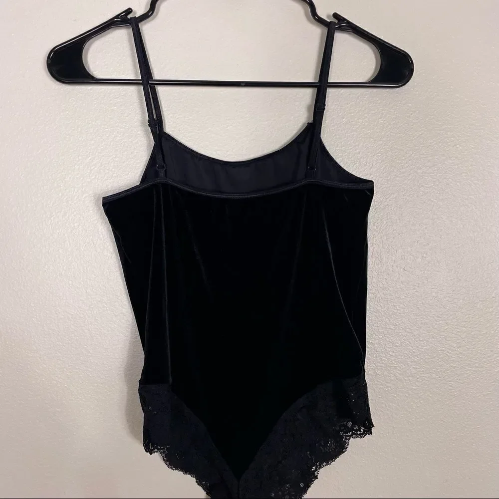 Victoria’s Secret Vintage Black Velour‎ Lace Trim Bottom Cheeky Bodysuit Medium